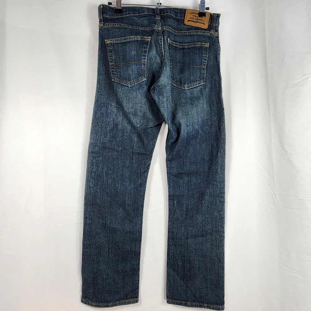 Signature Levi Strauss Jeans Mens 29x32 Straight Leg Blue Denim Minimalist Indie